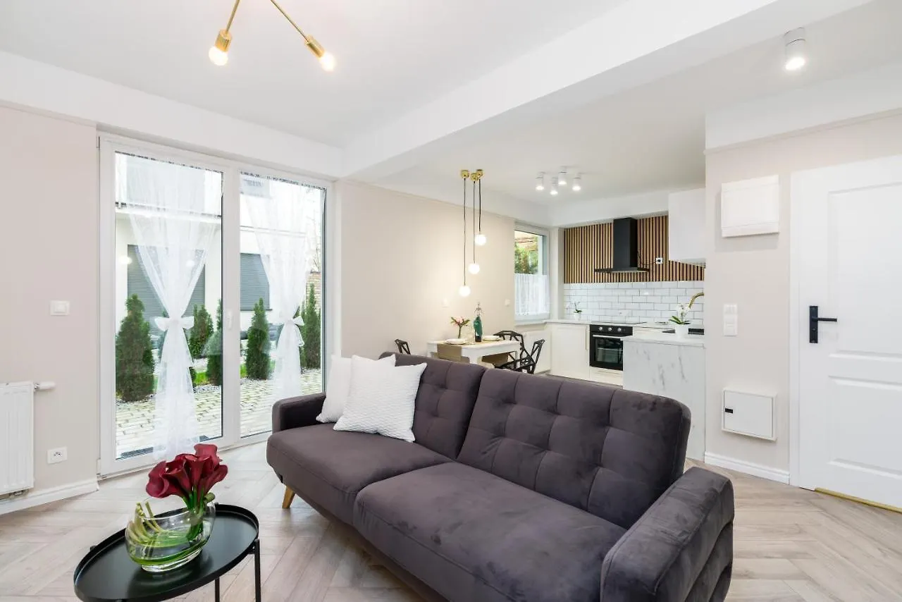 הקונטקטים של Modern Studio Apartments Poznan City Center By Noclegi Renters